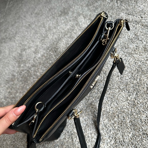 Coach large crossbody - Picture 4 of 8